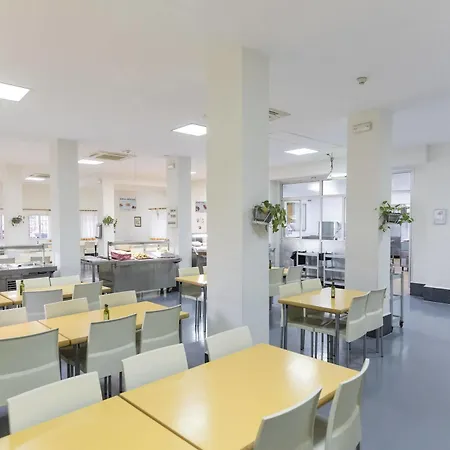 Inturjoven Youth Hotel