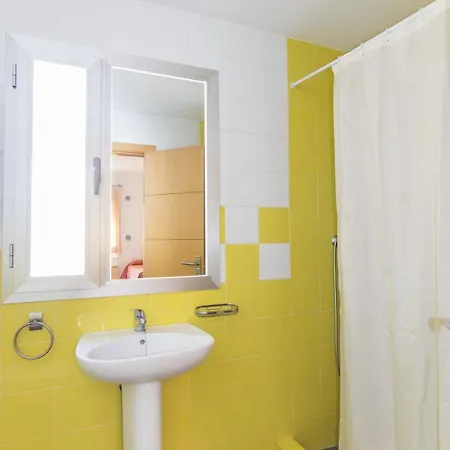 Inturjoven Youth Hotel 2*